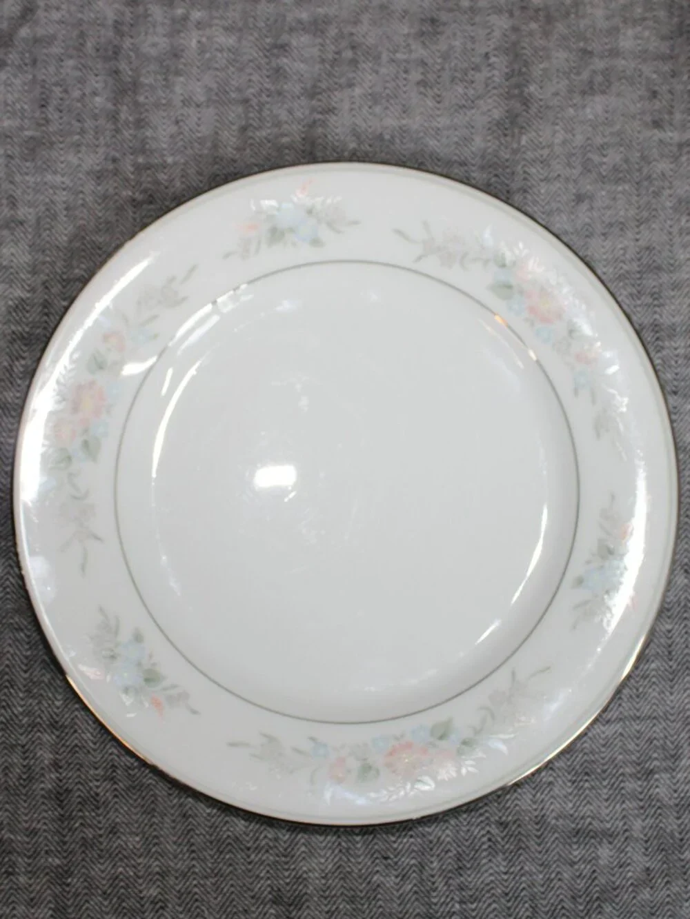 Vintage Noritake China 'Romance' Pattern 6022 Saucer & Luncheon Plate Set
